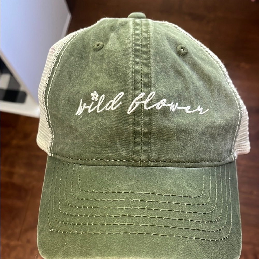 Green Wild Flower Cap